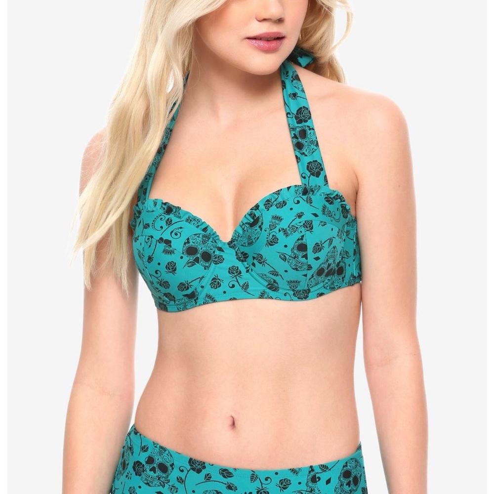 NWT Skull & Roses Bikini Top - Picture 2 of 7
